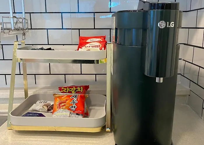 지하철1분 엘리베이터 3룸5배드 가족환영,30평넓은숙소, 뷰맛집 동대문 동묘 데몬헌터스 광장시장 10분, 경복궁 명동 성수 홍대 광화문 남대문 중심숙소 20분 Apartamento