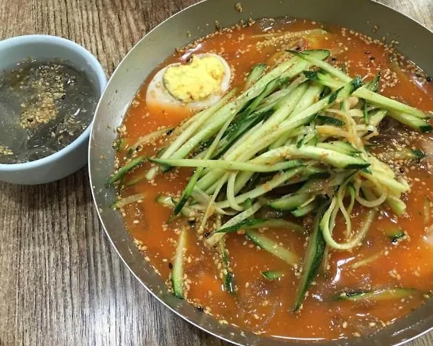 지하철1분 엘리베이터 3룸5배드 가족환영,30평넓은숙소, 뷰맛집 동대문 동묘 데몬헌터스 광장시장 10분, 경복궁 명동 성수 홍대 광화문 남대문 중심숙소 20분 Apartamento Seúl